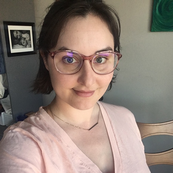 Meet your Posher, Sarah - Picture 1 of 1